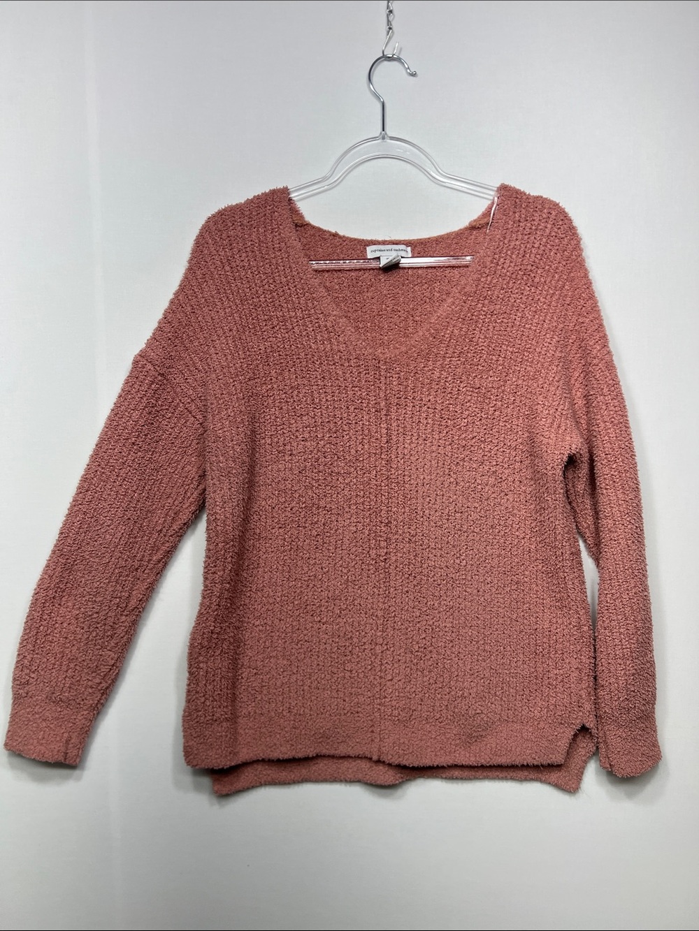 cupcakes & cashmere Popcorn V-Neck Sweater - Rose